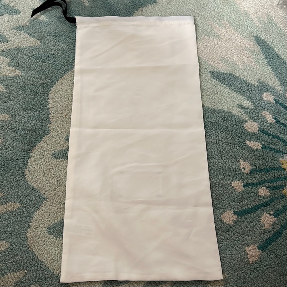 8x17.25” Gucci Satin Dust Bag - Picture 2 of 3